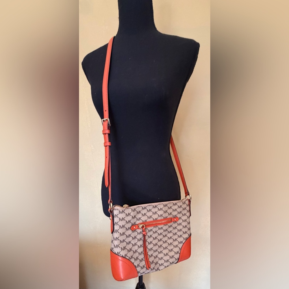 Michael Kors Beige and Orange Shoulder Bag - Picture 12 of 12